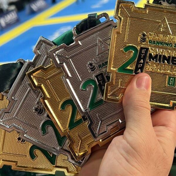 Alunos da Escola CRUZ BJJ de Leopoldina conquistam 17 medalhas durante competição em Manhuaçu