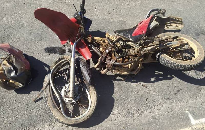 Grave acidente entre carro e moto deixa um morto na BR-267 em Argirita