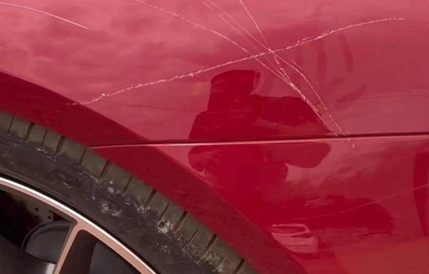 Homem é detido após arranhar vários carros no Centro de Leopoldina