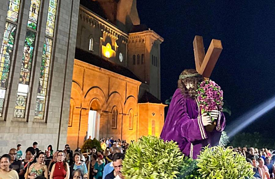 Eventos religiosos marcam Semana Santa em Leopoldina e região