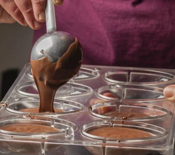 Tem início em Leopoldina campanha para 6ª Páscoa Solidária do Grupo Anjos de Luz e Creche Santa Luzia