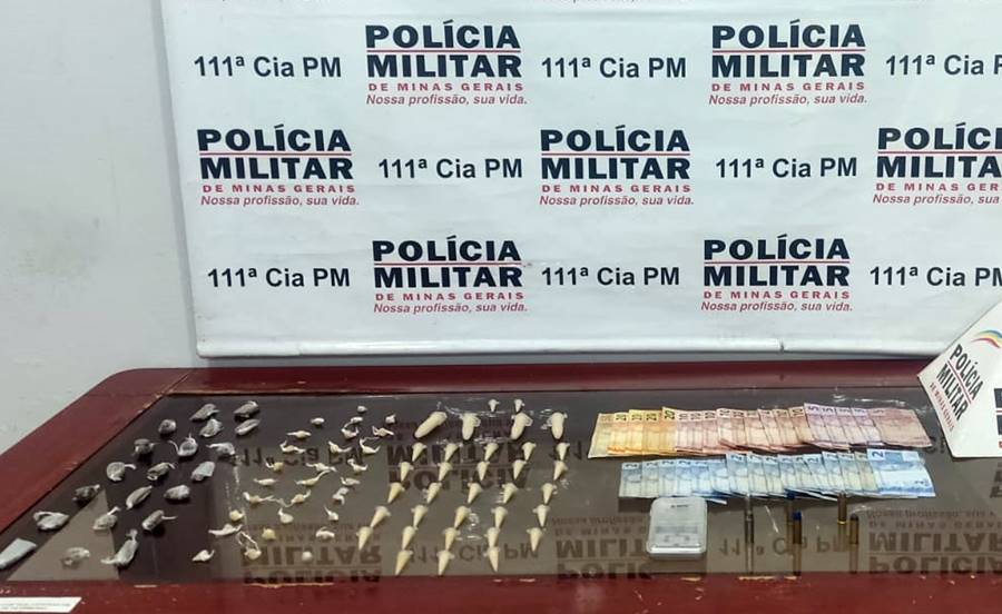 PM estoura ‘boca de fumo’ e apreende drogas e munições em Visconde do Rio Branco