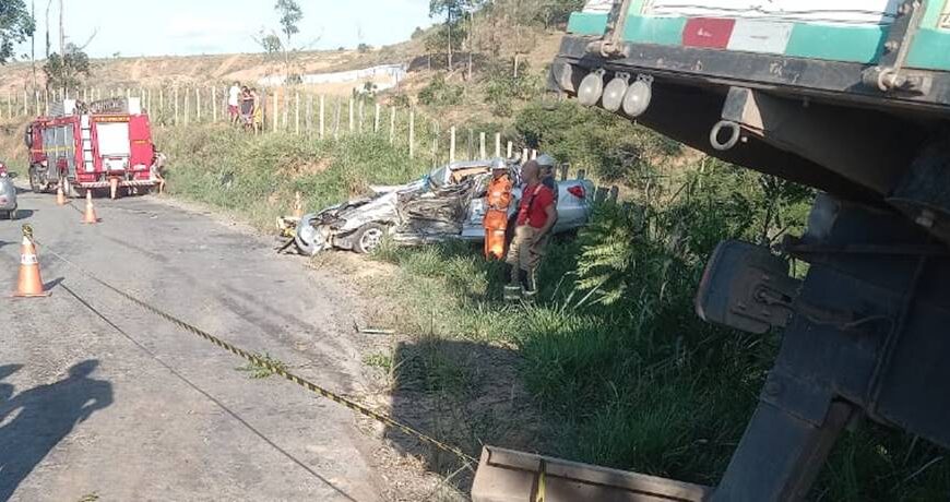 Acidente entre caminhão e carro deixa um morto em Piraúba