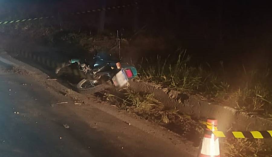 Motociclista morre após perder controle da moto e cair na BR-116 em Muriaé