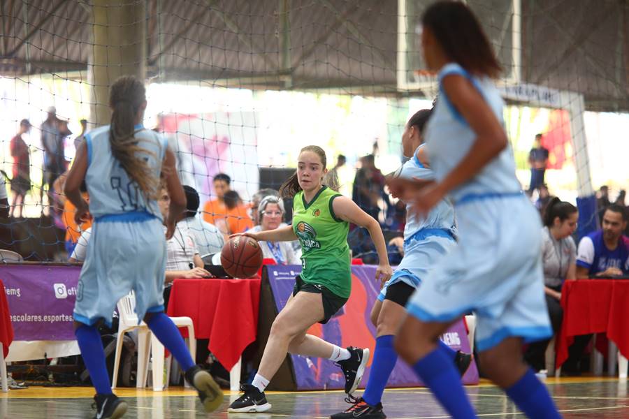 Etapa microrregional do JEMG reúne estudantes de 8 municípios em Leopoldina