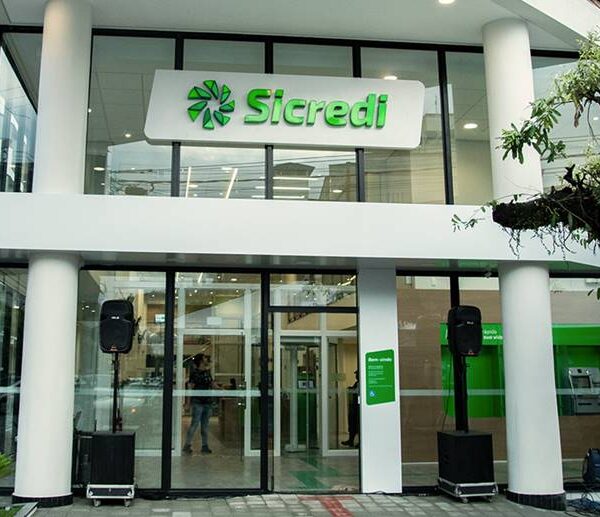 Sicredi promove encontro para servidores municipais de Leopoldina