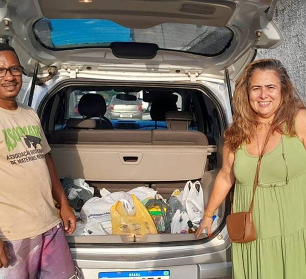 ‘Bazardim Cultural’ na Casa de Leitura em Leopoldina arrecada mais de 100 kg de alimentos
