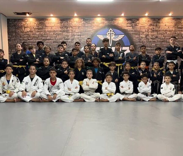 Equipe CRUZ BJJ Chão Explosivo de Leopoldina conquista 22 medalhas em JF