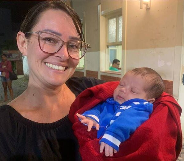 Técnica de enfermagem salva bebê de 21 dias engasgado no Centro de Leopoldina