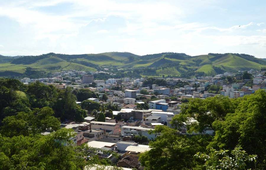 Briga em bar termina com jovem esfaqueada no pulmão em Rio Pomba
