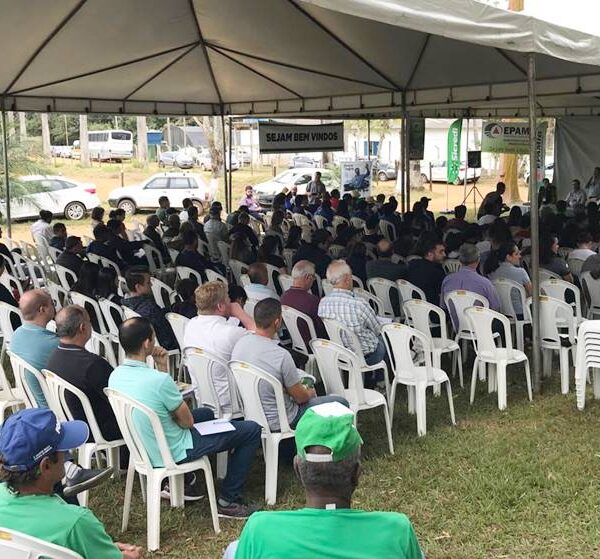 Campo Experimental da EPAMIG em Leopoldina sedia 6º Encontro Tecnológico no Vale do Rio Pomba