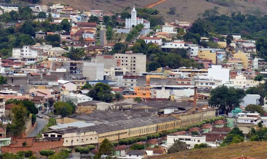 Ladrões arrombam cofres e levam R$ 130 mil de supermercado em São João Nepomuceno