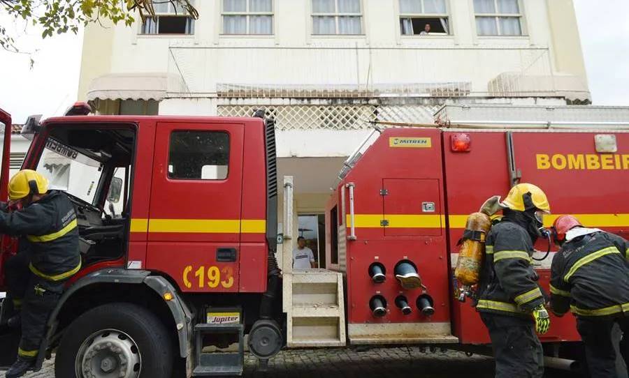 Corpo de Bombeiros promove simulado de evacuação na Casa de Caridade Leopoldinense nesta quinta