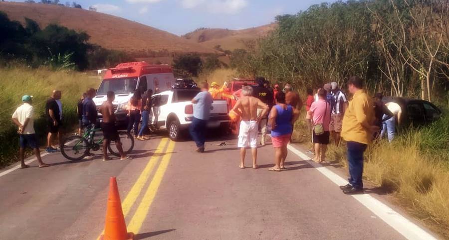 Colisão entre três veículos deixa um morto na BR-267 em Tebas