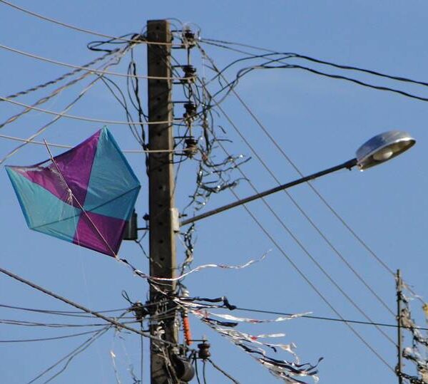 Férias escolares: Energisa alerta para economia de energia e cuidados ao empinar pipas próximo à rede elétrica