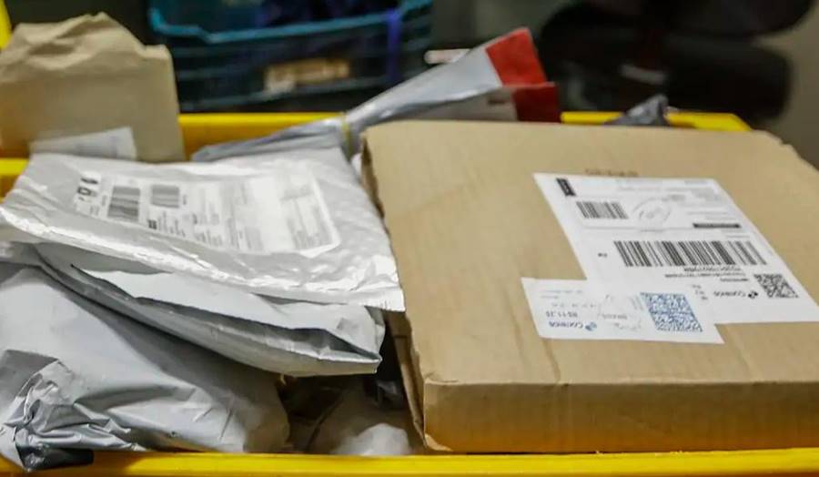 Correios alertam sobre golpe cobrando taxa para retirar encomenda