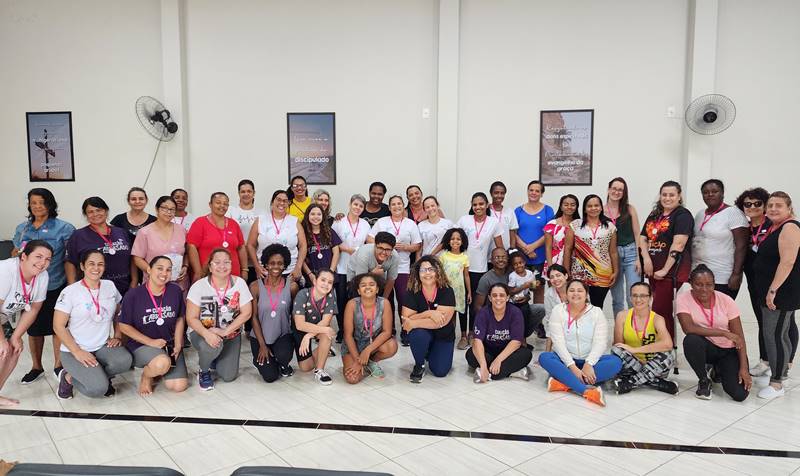 Igreja Metodista Wesleyana de Leopoldina reúne mulheres para ação de conscientização