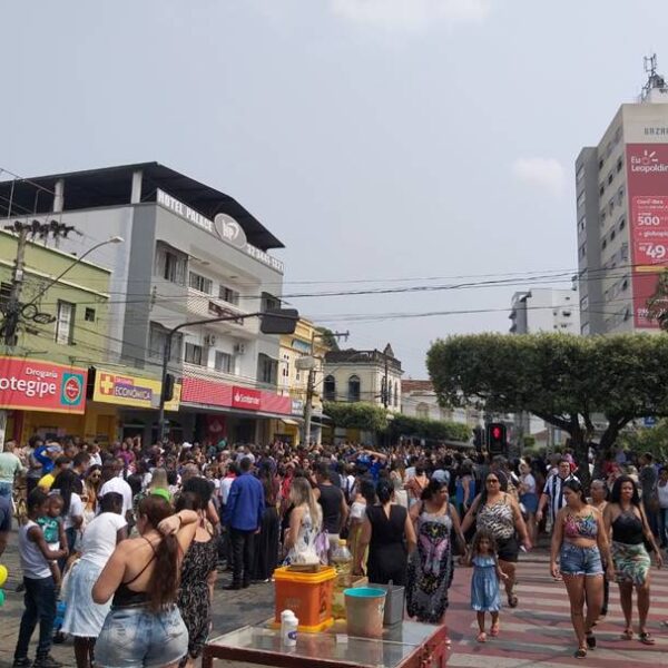 Comemoração da Independência do Brasil leva multidão ao centro de Leopoldina