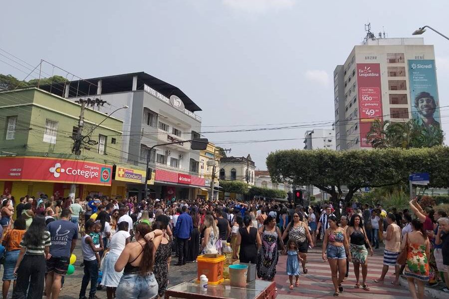 Comemoração da Independência do Brasil leva multidão ao centro de Leopoldina