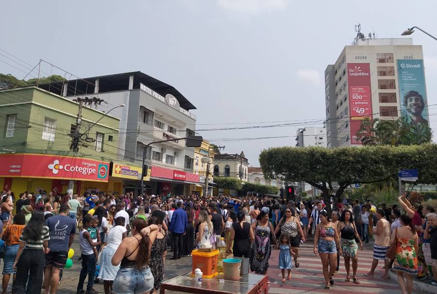 Comemoração da Independência do Brasil leva multidão ao centro de Leopoldina