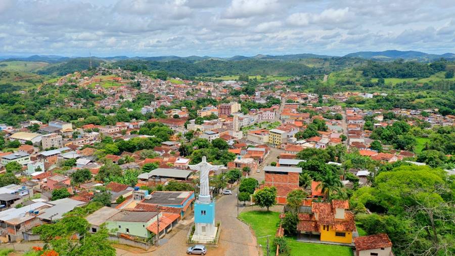 Caseiro encontra bebê morto em quintal de casa em Rio Novo