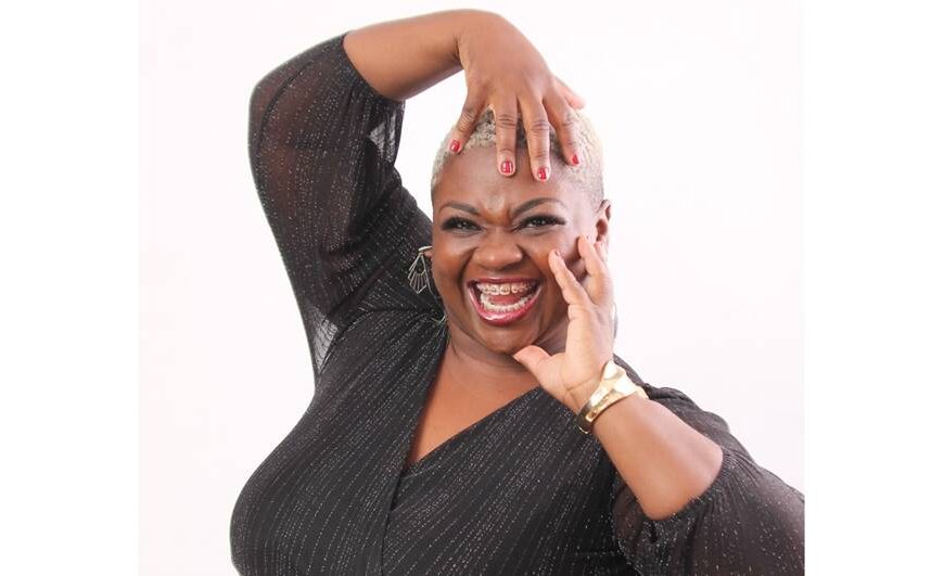 Leopoldinense Janaína Gentil conquista 1° lugar do Festival Nacional da Canção na modalidade online