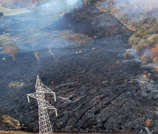 Mais de 20 mil clientes da Energisa ficaram sem energia elétrica por conta de queimadas