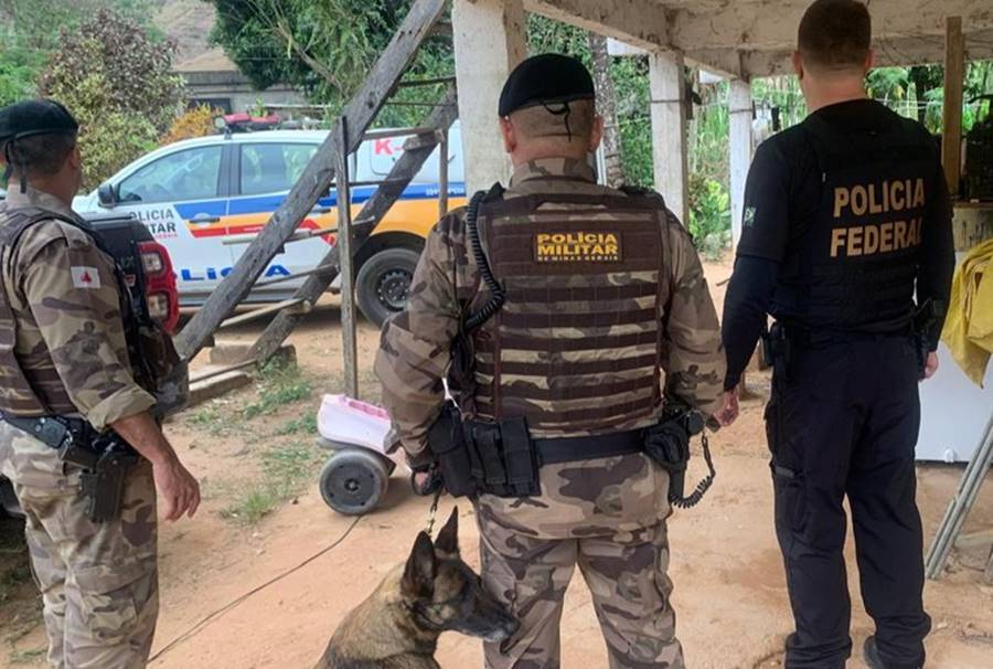 Polícia Federal cumpre seis mandados de busca e apreensão em Argirita