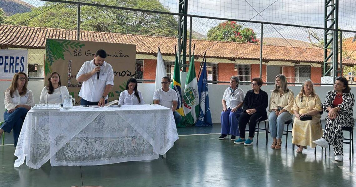 E. E. Omar Resende Peres inaugura Galeria de Diretores e promove ações na Semana Nacional do Trânsito