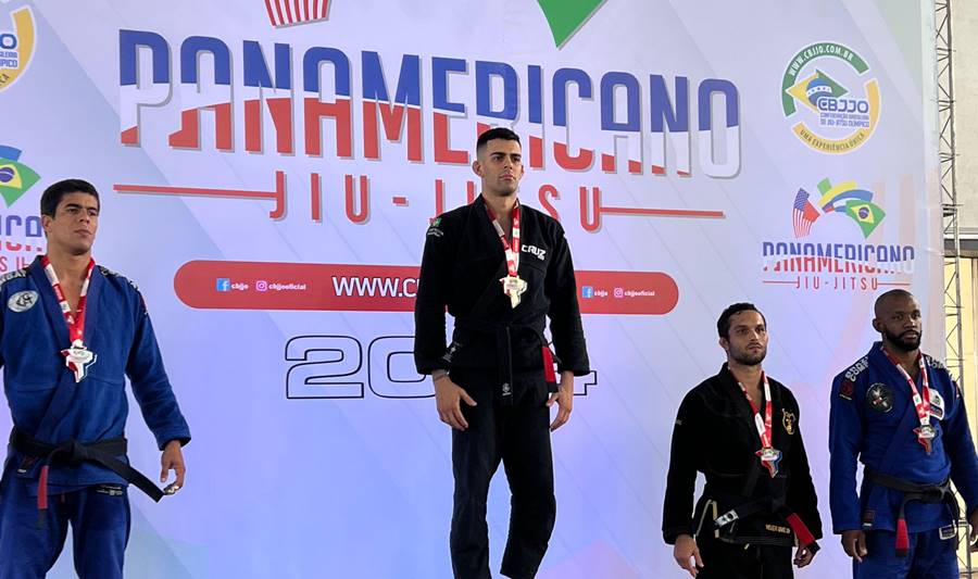 Júnior Cruz, de Leopoldina, conquista título de campeão Pan-Americano Jiu-Jitsu 2024 no Rio de Janeiro