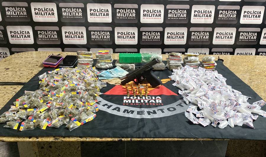 Homem é preso pela PM com drogas, pistola e munições no São Cristóvão em Leopoldina