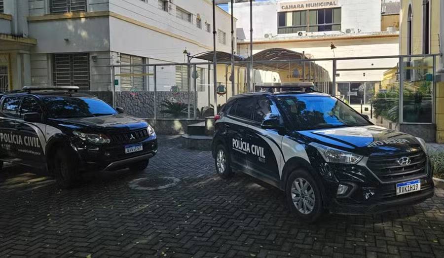 Ex-presidentes da Câmara de Muriaé, servidores públicos e empresários são alvos de operação que investiga associação criminosa