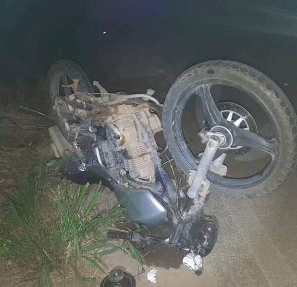 Batida entre motos deixa motociclista morto na MGC-120 em Ubá; vítima não foi identificada