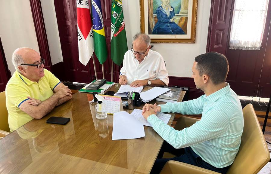 Prefeito Pedro Augusto sanciona lei que regulamente demandas de proteção ao meio ambiente de Leopoldina