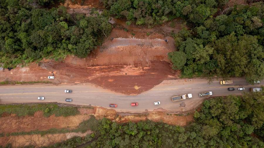 Minas tem 12 rodovias interditadas parcialmente e duas com interdição total