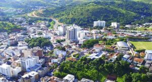 Mulher vítima de violência doméstica por 16 anos denuncia agressões em Visconde do Rio Branco