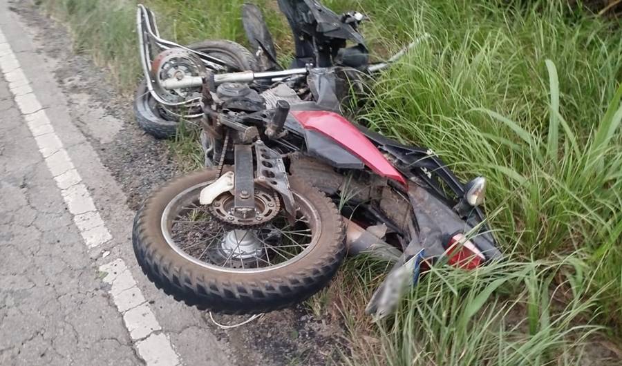 Motociclista fica em estado grave após colisão na BR-120 entre Leopoldina e Cataguases