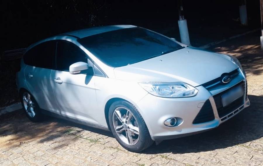 Carro com registro de apropriação indébita é recuperado pela PRF em Leopoldina