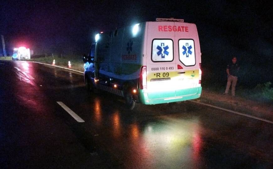 Carro capota em ribanceira de 60 metros e deixa dois mortos na Serra da Vileta em Leopoldina