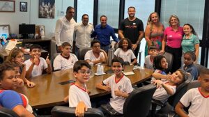 Alunos de Argirita, finalistas do Spelling Bee 2023, são recebidos pelo Secretário de Estado de Educação em BH