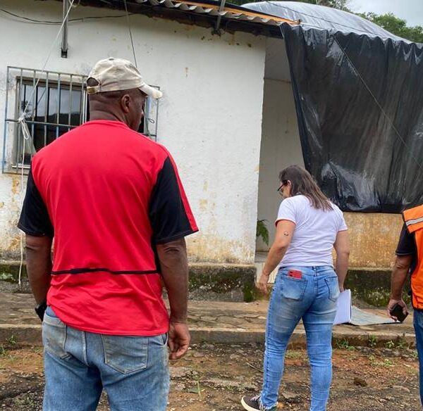 Prefeitura de Leopoldina mobiliza esforços para atender afetados pelas fortes chuvas desta terça-feira