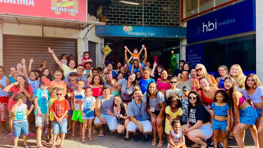 J A Escolar completa 6 anos em Leopoldina e promove confraternização para alunos atendidos pela empresa