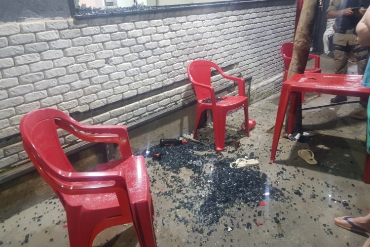 Com hematomas pelo corpo, homem sequestrado dentro de bar em Muriaé se apresenta à polícia