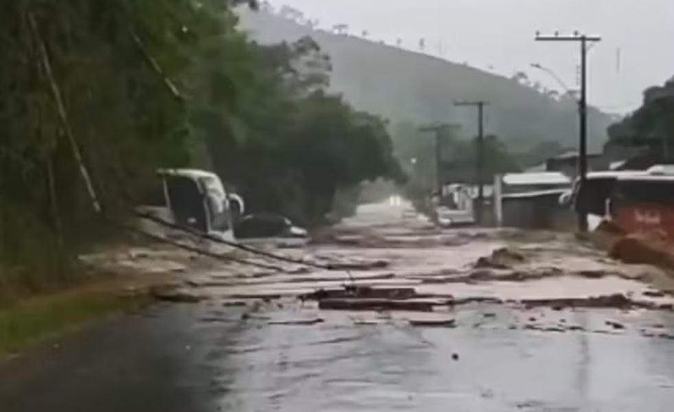 Sobe para 42 o número de cidades mineiras em situação de emergência por causa das chuvas