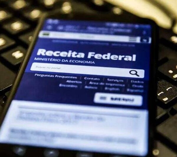 Receita Federal irá monitorar dados de cartão de crédito e Pix; saiba o que muda