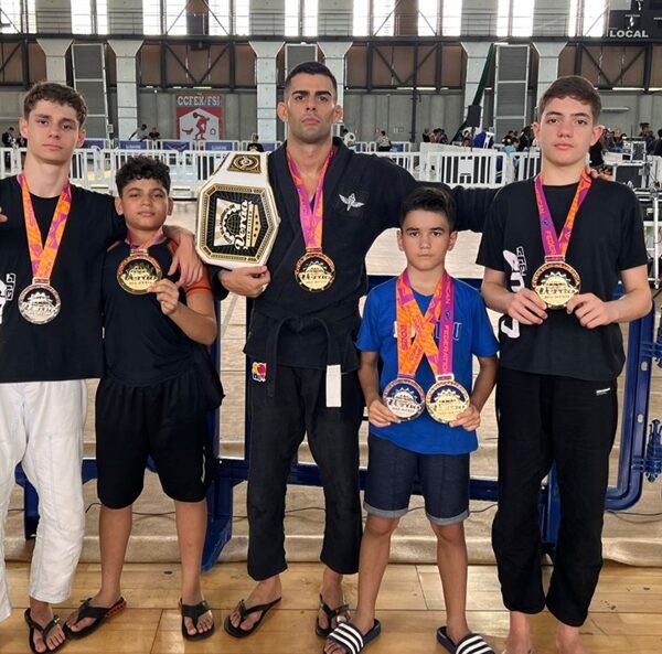 Equipe Chão Explosivo, de Leopoldina, brilha na Copa Sul-Americana de Verão da SJJSAF