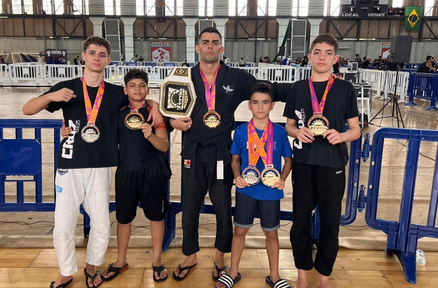 Equipe Chão Explosivo, de Leopoldina, brilha na Copa Sul-Americana de Verão da SJJSAF