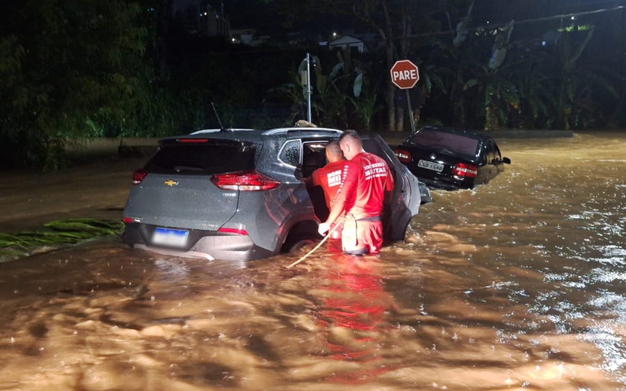 Você sabe como agir em caso de enchentes e inundações?