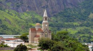 Energisa comemora 120 anos com inauguração de nova iluminação na Catedral de Leopoldina