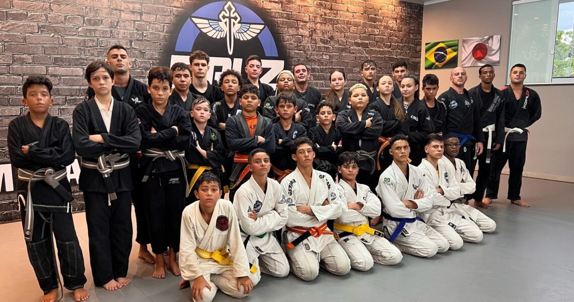 Chão Explosivo, de Leopoldina, conquista 21 medalhas na Liga Mineira de Jiu-Jitsu em Ubá